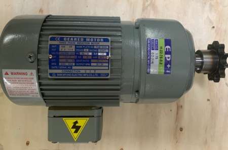 Three Phase Induction Geared Motor TGM-0475 by Shin Myung Electric